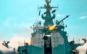 پاکستان سامانه موشکی چینی را با موفقیت در دریا آزمایش کرد