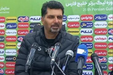 سرمربی آلومینیوم اراک: چنین زمینی در سال ۲۰۲۵ شرم آور است