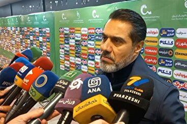 افشین پیروانی: از سروش خواهش می کنم که دیگر سمت هیچ نیمکتی نرود