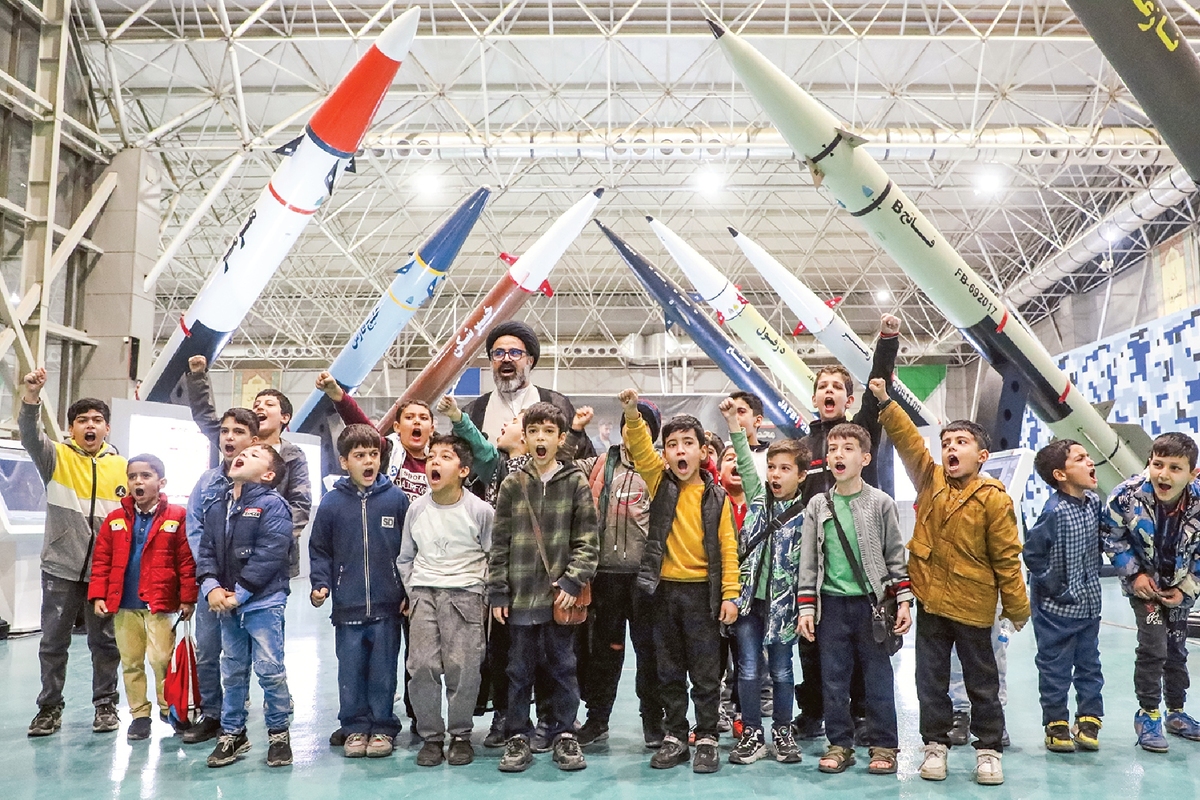 برو سمت سرزمین غصب‌شده و آزادش کن!