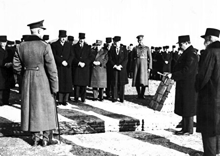 «از وابستگی محتوایی» تا «مدرک گرایی نامولد» خوانش فراز و نشیب‌های یک تجربه