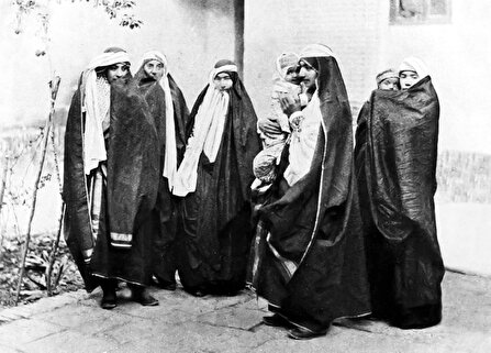 جوان اگر تاریخ بداند به حجاب باورمند خواهد شد