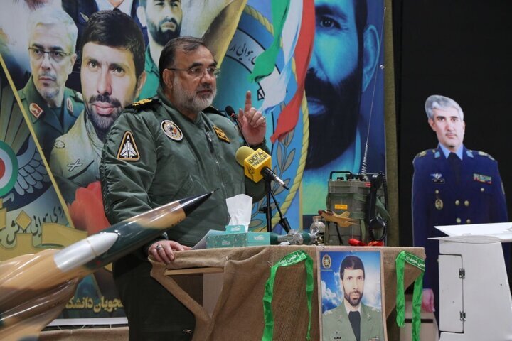 امیر واحدی: باید مراقب دشمن و اقدامات و روایت‌سازی‌های آنان بود