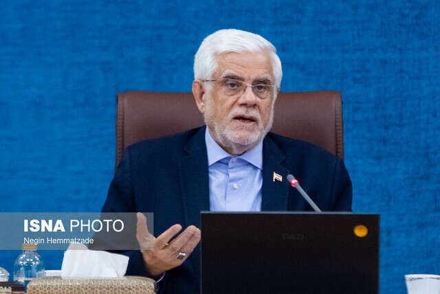 مدیری که در مسیر مخالف تصمیمات دولت است نمی‌تواند به عنوان مدیر ارشد دولت باقی بماند