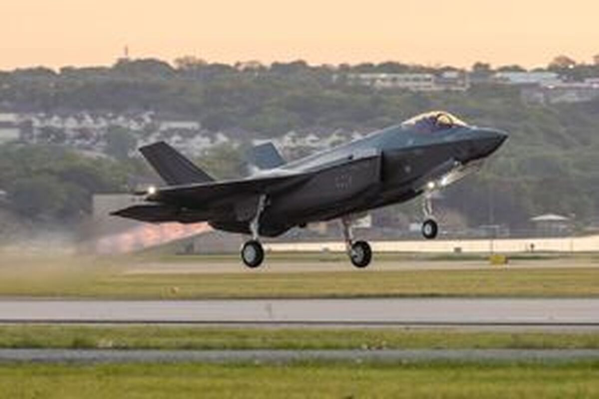 آکسیوس: آمریکا، اسرائیل را در جریان تحویل اف-۳۵ به عربستان گذاشته بود