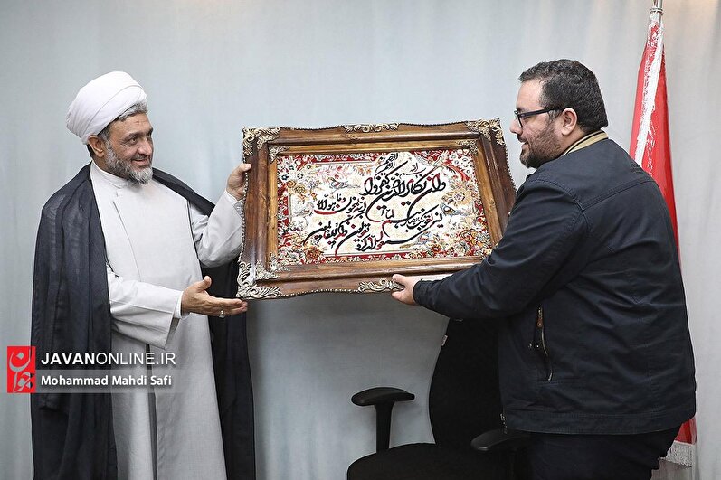 بازدید حجت‌الاسلام رضایی مسئول نمایندگی ولی‌فقیه در سازمان بسیج از روزنامه جوان