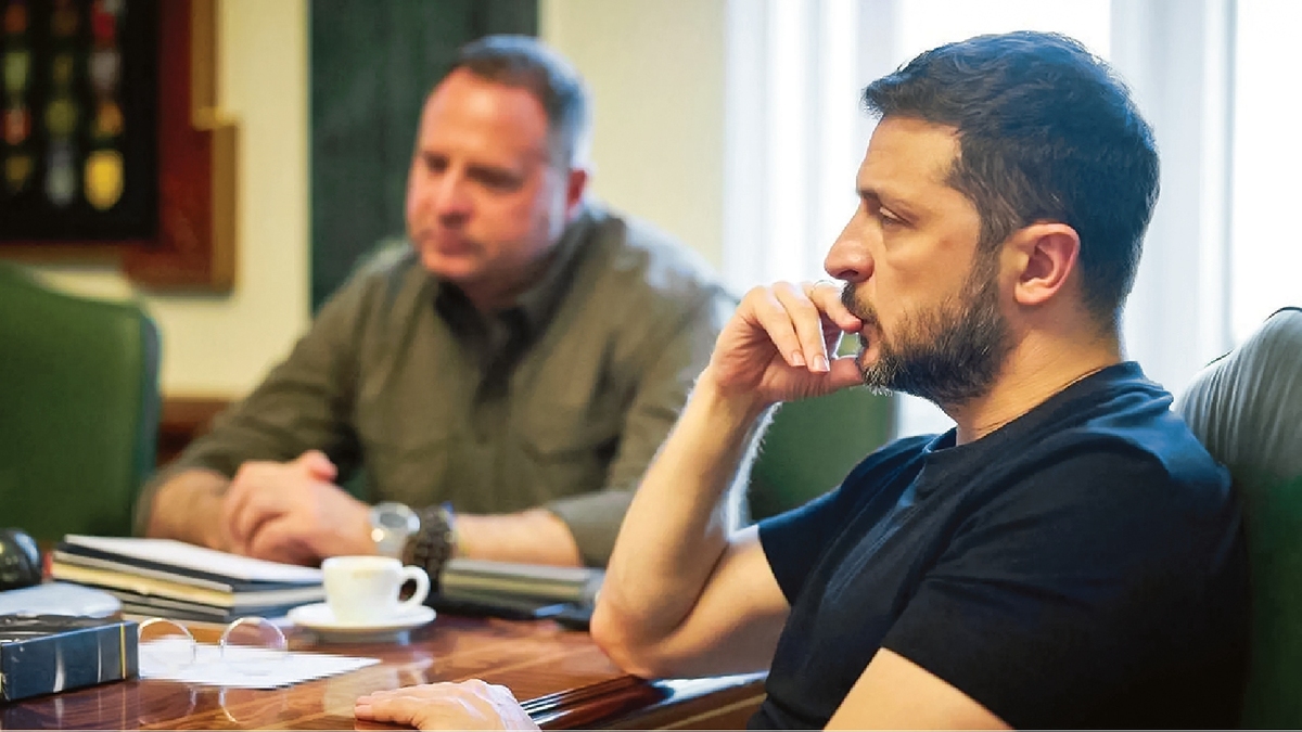 حذف دست راست زلنسکی در آستانه مذاکره با امریکا