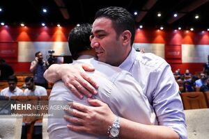 نکونام از شکایت علیه سرمربی استقلال گذشت