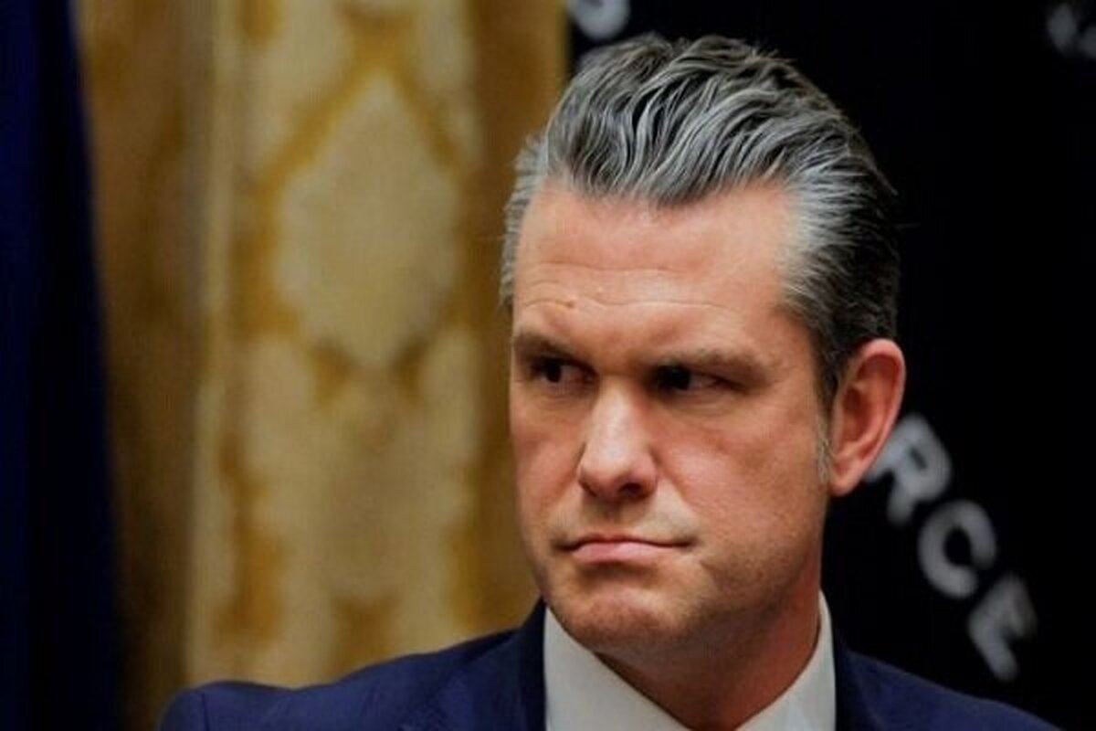 افت بی&zwnj;سابقه محبوبیت وزیر جنگ آمریکا پس از آغاز تجاوز به ایران