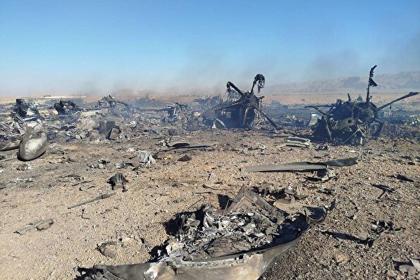 نخستین فیلم از نابودی دو فروند بالگرد بلک هاوک و یک فروند هواپیمای ترابری نظامی C130 دشمن در جنوب اصفهان