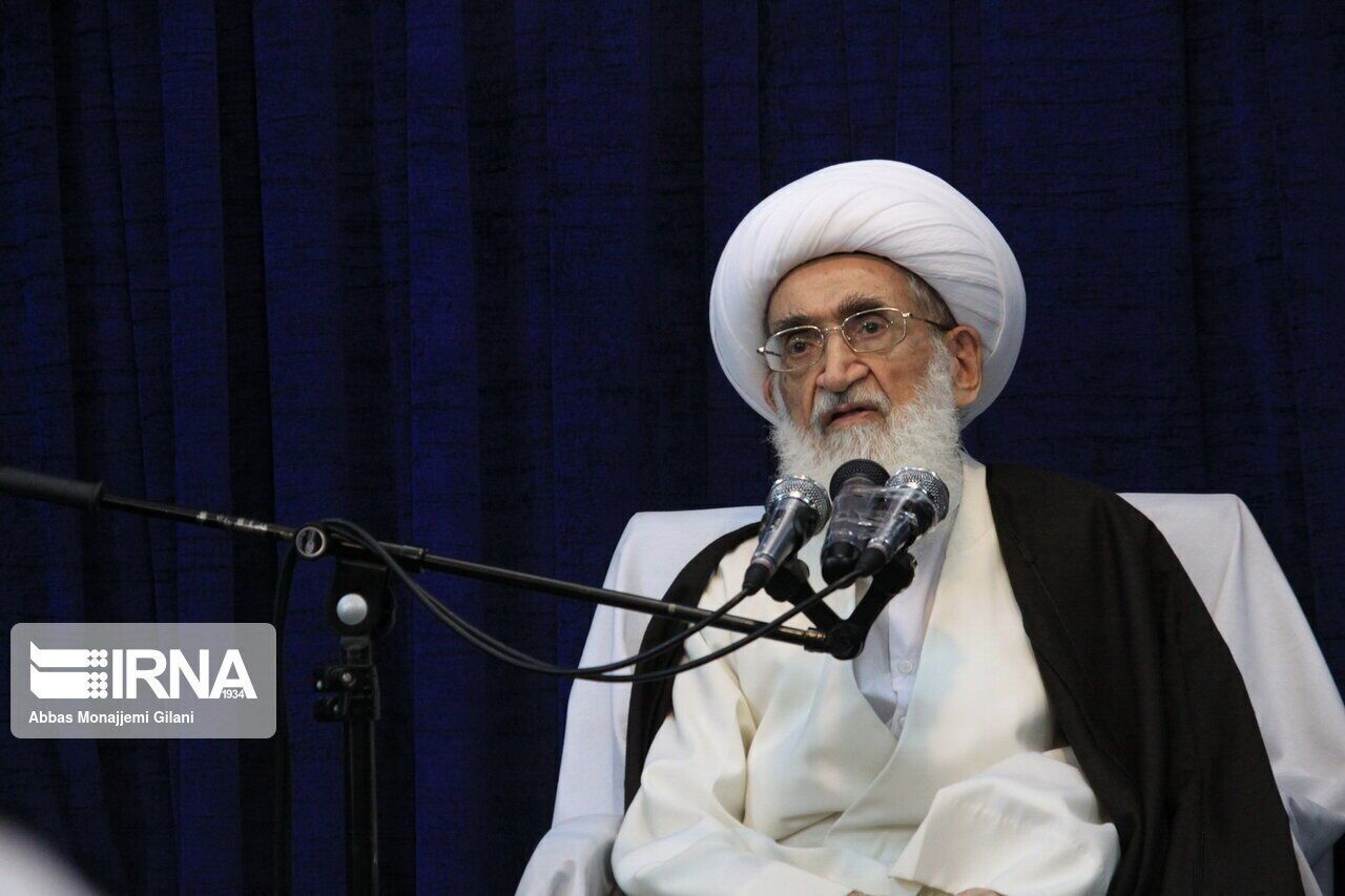 آیت الله نوری همدانی: از دولت و نیروهای مسلح حمایت کنید/ضرورت حفظ وحدت ملی