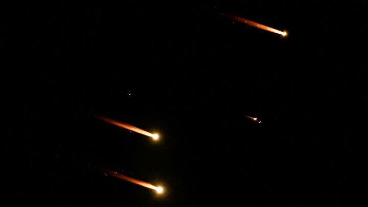 شلیک ۳ موج موشک به سمت سرزمین‌های اشغالی در ۲۰ دقیقه