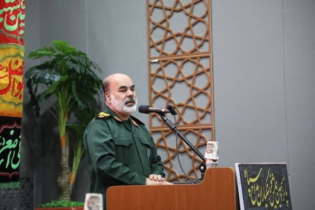 پیام فرمانده نیروی زمینی سپاه بمناسبت روز ارتش جمهوری اسلامی ایران