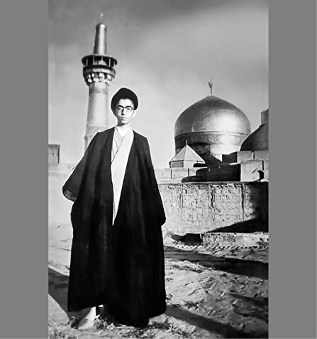 با روشنفکران ارتباط نزدیک داشت، اما هرگز تحت تأثیر آنان قرار نگرفت