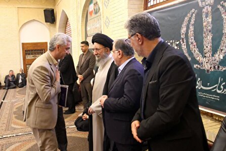 تجلیل نماینده ولی‌فقیه استان گلستان از  مدیرکل امور مالیاتی استان گلستان