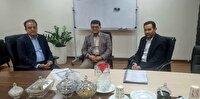 تجلیل نماینده ولی‌فقیه در البرز از خانواده‌های شهدای جنگ رمضان در کرج