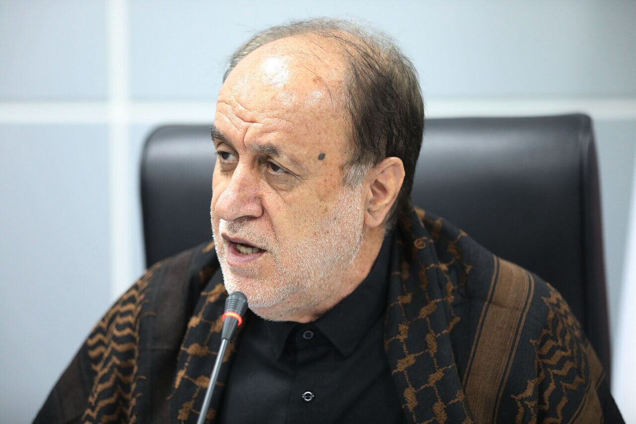 حاجی بابایی: شرارت دریایی دشمن را باید با استفاده از مسیرهای جایگزین بی‌اثر کنیم