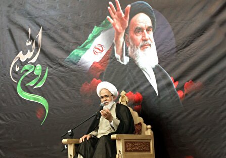دست آورد امام خمینی (ره) در احیای اسلام ناب و تشکیل حاکمیت اسلامی درتاریخ کم‌نظیر بود