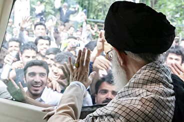 مستند «روزی که با تو بودم» روایتی از دلدادگی مردم به رهبر شهید