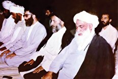 مقابل یک تملق‌گوی شاه صریحاً به آخوند‌های درباری حمله کردم!