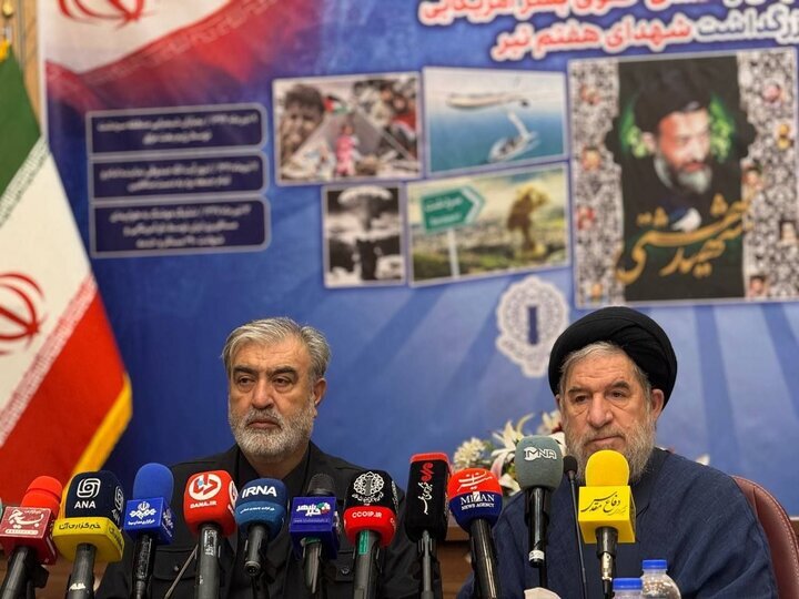 عزیزی: کارنامه آمریکا مملو از جنایت است؛ آنان رسوای تاریخ‌ هستند