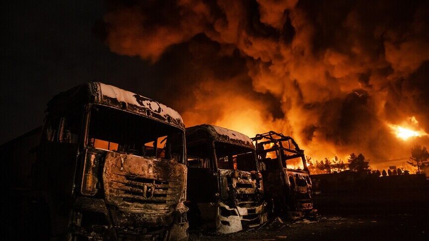 آتش‌سوزی در انبار نفت روسیه پس از حمله پهپادی؛ جاده‌های اطراف مسدود شد