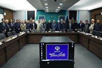 نگاه قیم مآبانه به مردم و اهل فرهنگ کنار گذاشته شود