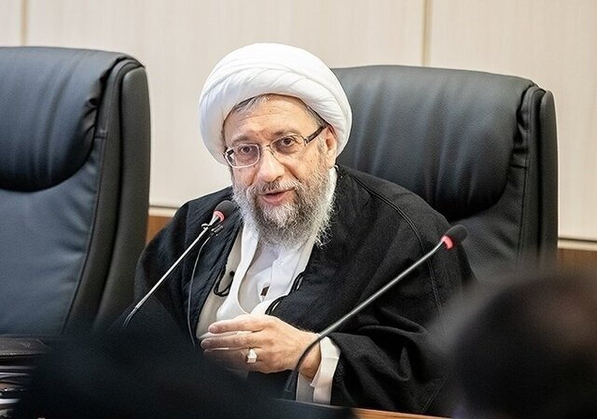 آملی لاریجانی: تداوم استقامت مردم در گرو ارج نهادن مسئولان به آن است