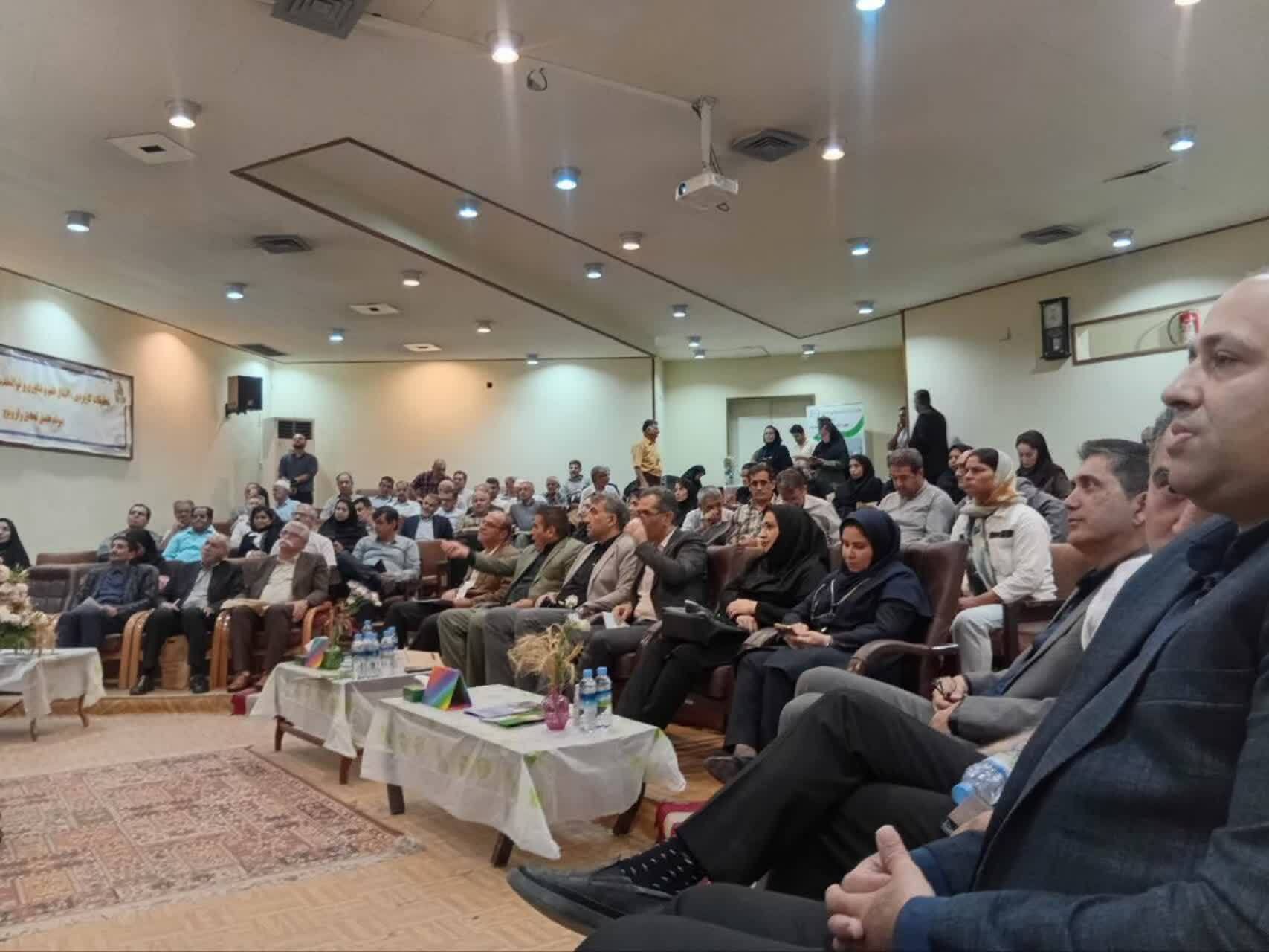 گردهمایی آموزشی اصول تغذیه گیاه با محوریت محصولات بهاره و تابستانه درگلستان گردهمایی آموزشی اصول تغذیه گیاه با محوریت محصولات بهاره و تابستانه درگلستان