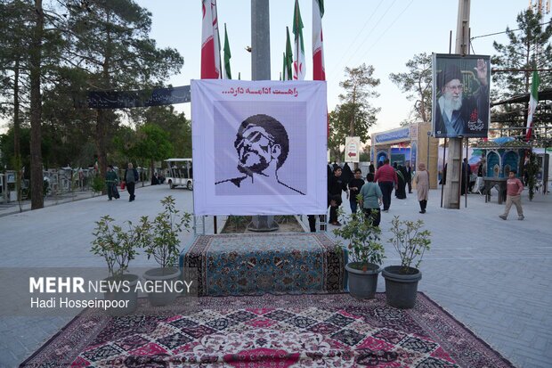 حضور ۱۰۰۰ شخصیت‌ دینی و علمای چهار قاره در تشییع رهبر شهید 
