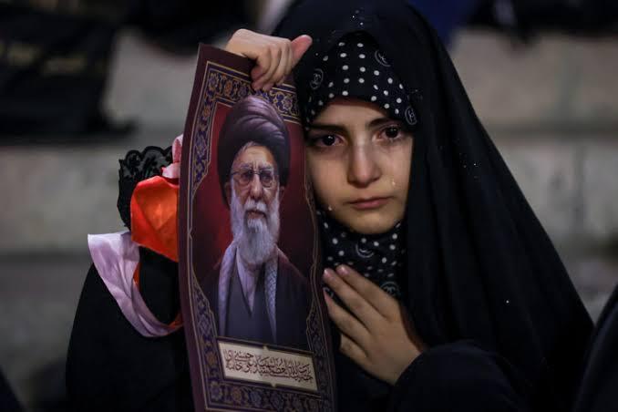 ملت ایران از سوگ رهبران خاطره و حماسه جمعی می‌سازد