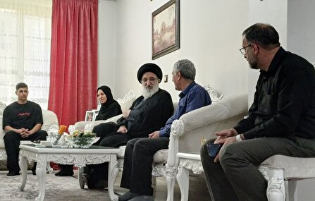 دیدار نماینده ولی‌فقیه در البرز با خانواده‌های شهدای جنگ دوازده‌روزه و جنگ رمضان