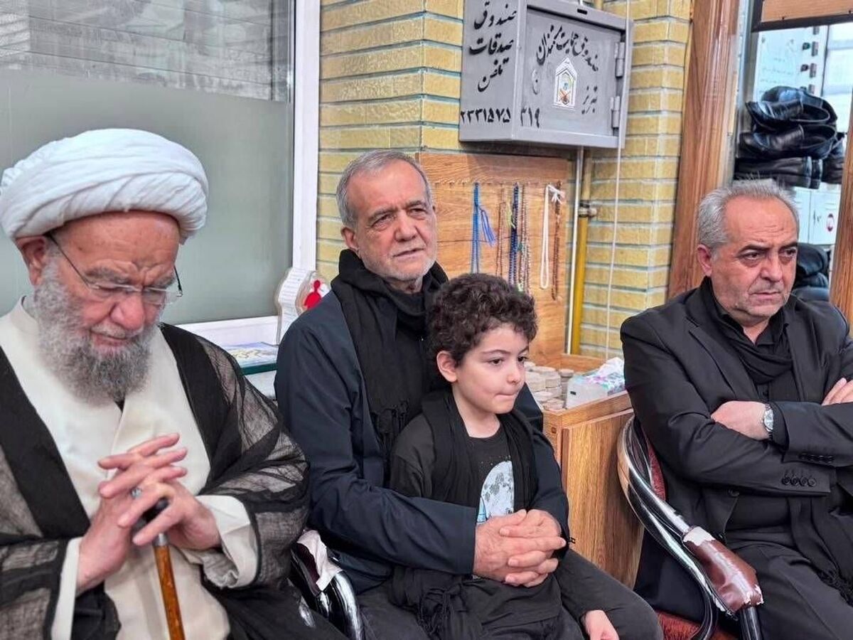 حضور رئیس&zwnj;جمهور در جمع عزاداران عاشورای حسینی در تبریز