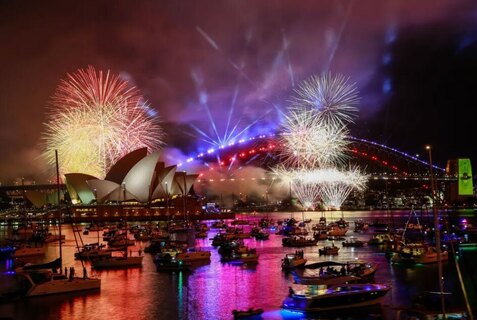 آتش بازی به مناسبت آغاز سال نو میلادی در شهر سیدنی استرالیا