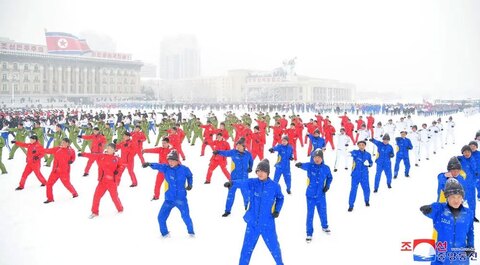 کارمندان دولت کره شمالی در اولین روز ورزشی سال نو 