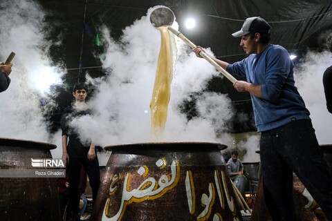 طبخ ۳۰ تن سمنو در شیراز 
