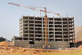 خانه، رؤیای دور با سقفی در مه