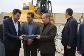 تحویل2 دستگاه بولدوزر به راه و شهرسازی چهارمحال و بختیاری