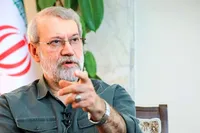 شهید لاریجانی گفت حاضر نیستم به چهره انقلاب پنجه بزنم
