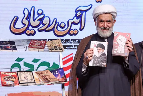 رونمایی از ۴۰ عنوان کتاب دفاع مقدس سوم