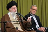 رهبر انقلاب: امروز توصیف کامل استعمار و استکبار آمریکاست و آمریکا زیر نفوذ قدرتمندان مالی درجه اول دنیاست