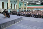 رهبر انقلاب: همه باید در دفاع از نظام اسلامی و ایران عزیز با هم و در کنار هم و یکی باشیم