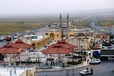 خدمت‌رسانی ۱۲ مجتمع خدمات رفاهی کرمانشاه به زائران اربعین در کریدور بزرگراه کربلا