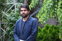 بدون هویت ملی ایستادن در برابر دشمن خارجی دشوار می‌شود