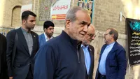حضور پزشکیان در مراسم یادبود مرحوم احمد ناطق نوری