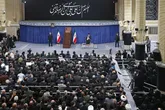 رهبر انقلاب: ملت ایران در مقابل آمریکا و کسانی که توقع غلط گوش به فرمانی ایران را دارند با همه قدرت می‌ایستد