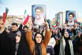 رنگ باختن ژست‌های صورتی در برابر بلوغ زنان ایران