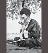 معماری عروج از جهان به سان بوییدن یک گل 