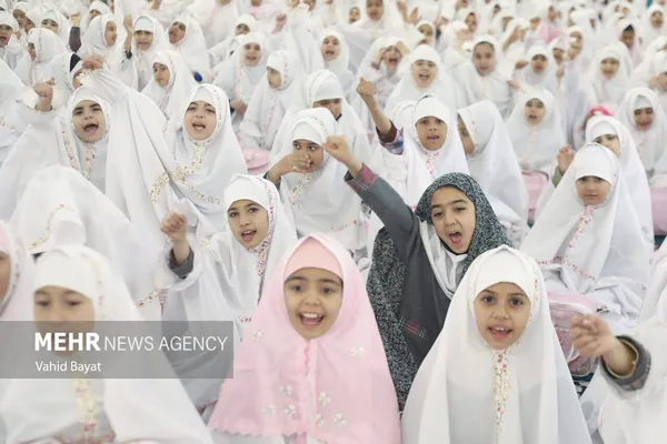در حاشیه  مراسم جشن تکلیف&zwnj; دختران