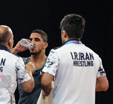 صعود قاطع رحمان عموزاد به یک چهارم قهرمانی جهان